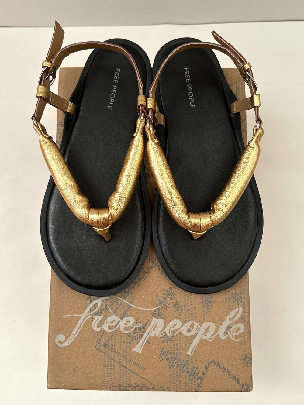 Free People Suncatcher Gold Leather Thong Sandals NIB Size 6